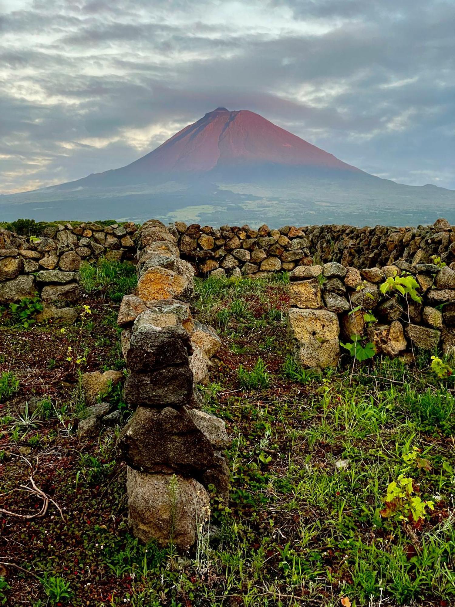 Casas Das Portas Do Mar E Das Portas Do Sol São Roque do Pico Esterno foto