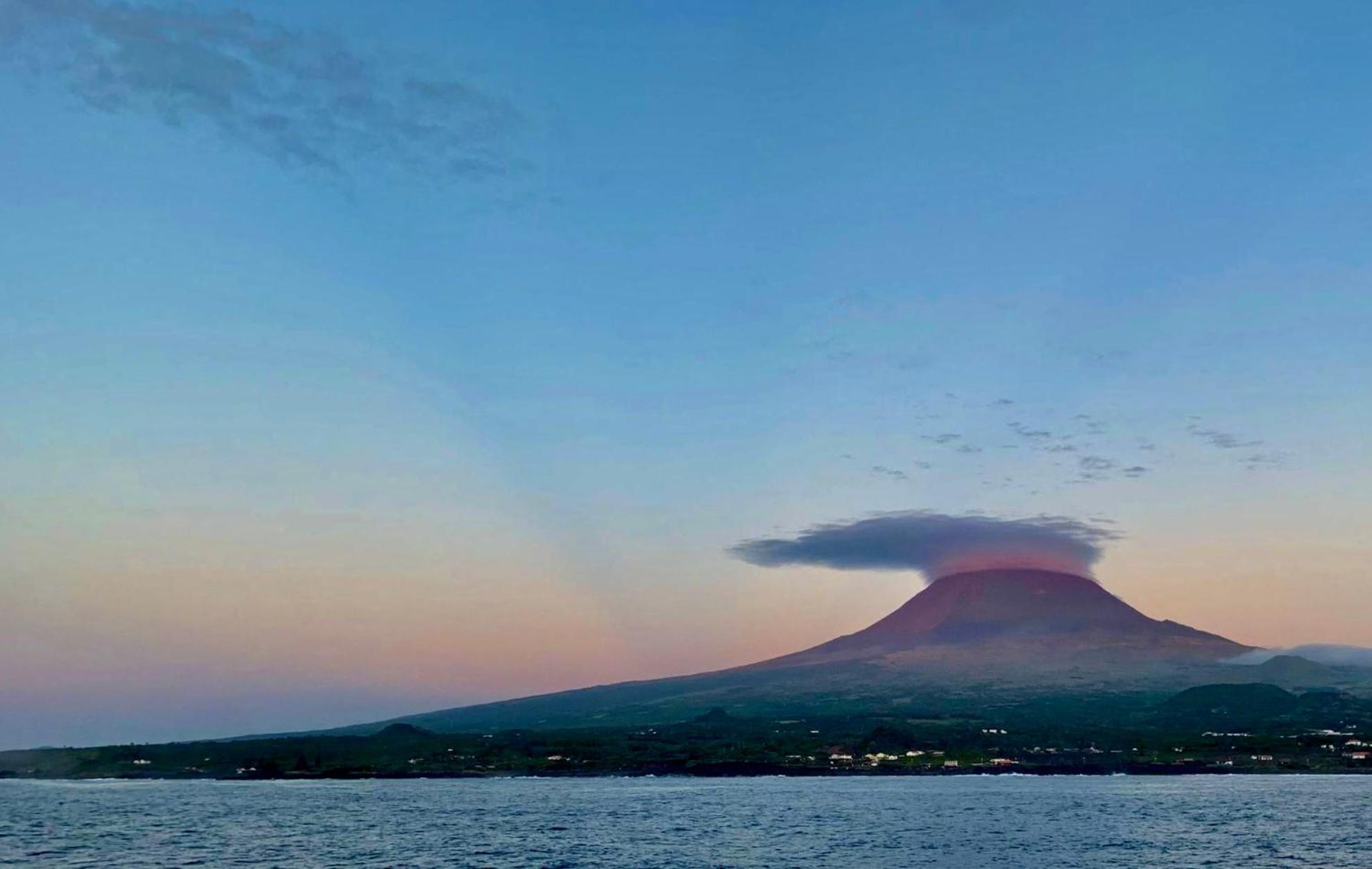 Casas Das Portas Do Mar E Das Portas Do Sol São Roque do Pico Esterno foto