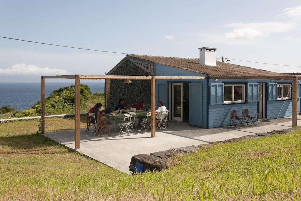 Casas Das Portas Do Mar E Das Portas Do Sol São Roque do Pico Esterno foto