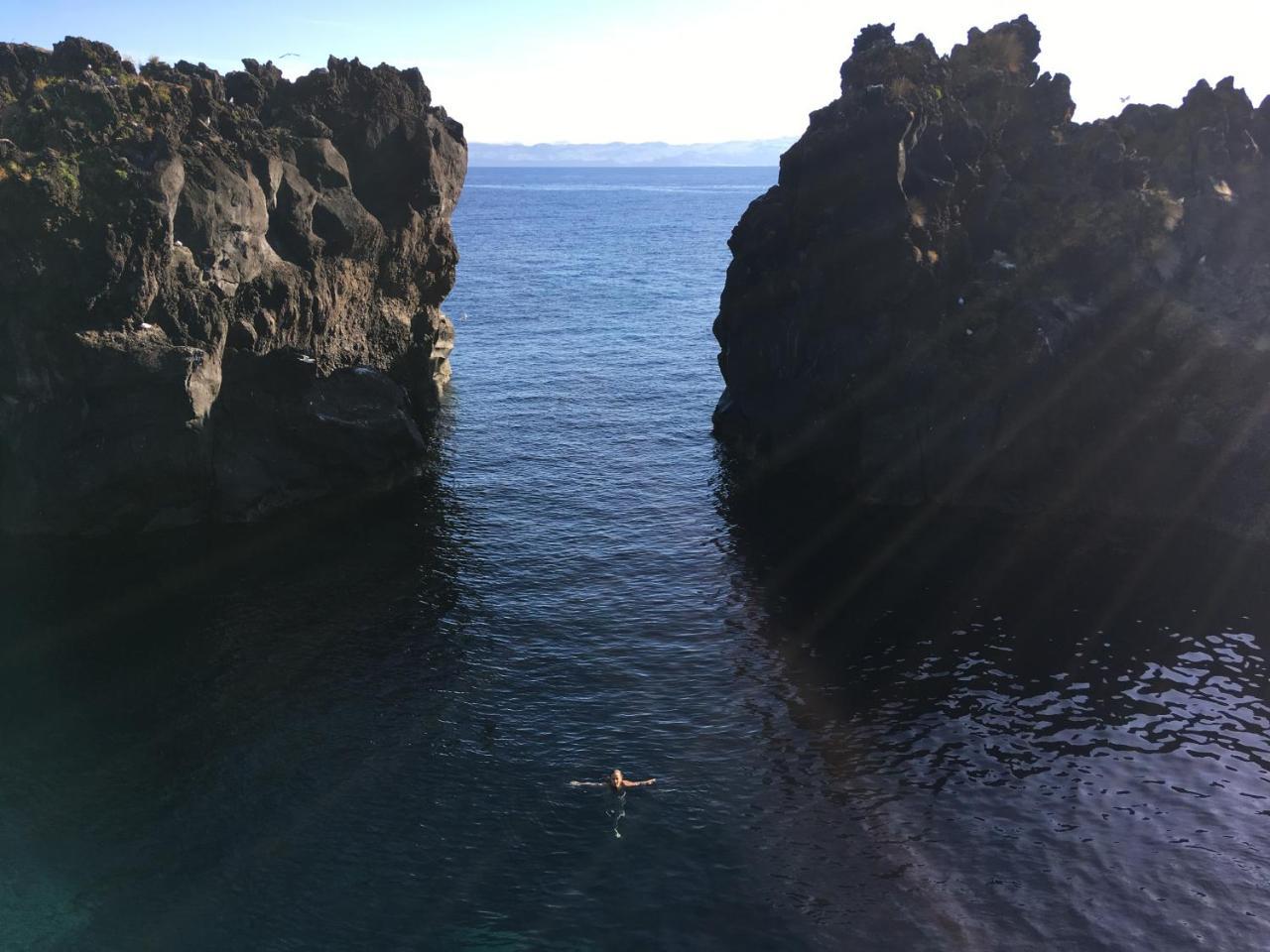 Casas Das Portas Do Mar E Das Portas Do Sol São Roque do Pico Esterno foto