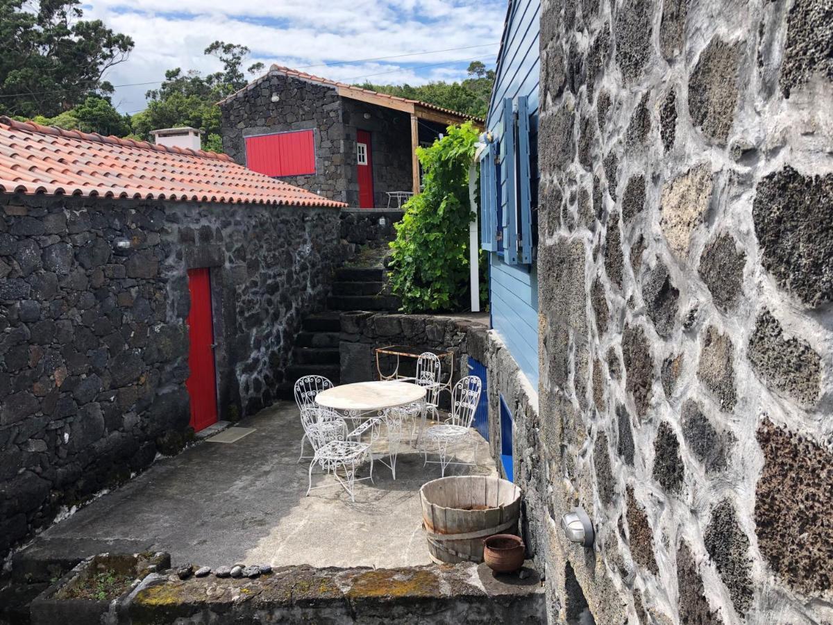 Casas Das Portas Do Mar E Das Portas Do Sol São Roque do Pico Esterno foto